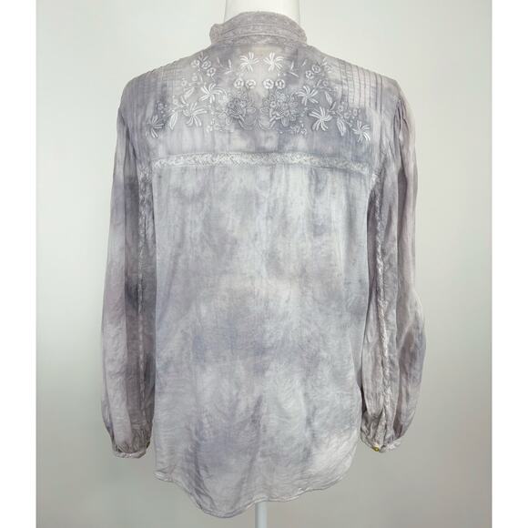 LoveShackFancy Ronda Top in Washed Denim Size Large Embroidered Peasant Tie-Dye - Picture 3 of 12